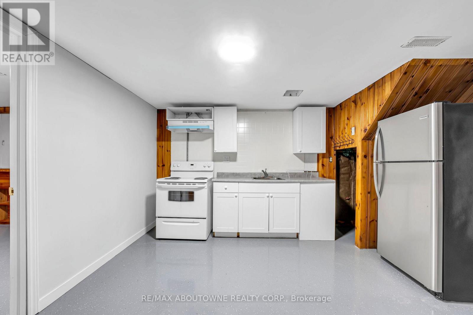 150 Thistle Down Boulevard, Toronto, ON - Indoor Photo Showing Kitchen With Double Sink