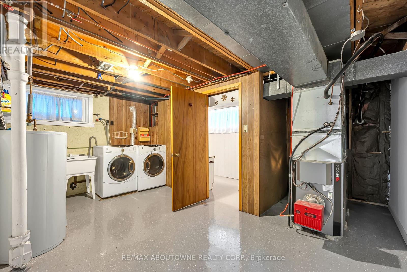 150 Thistle Down Boulevard, Toronto, ON - Indoor Photo Showing Laundry Room