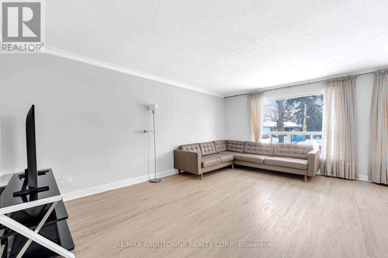 150 Thistle Down Boulevard, Toronto, ON - Indoor