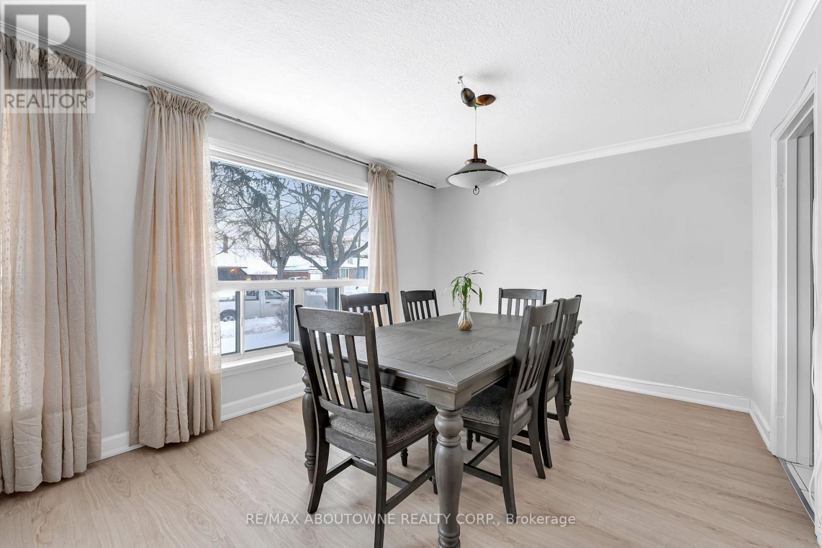 150 Thistle Down Boulevard, Toronto, ON - Indoor Photo Showing Dining Room