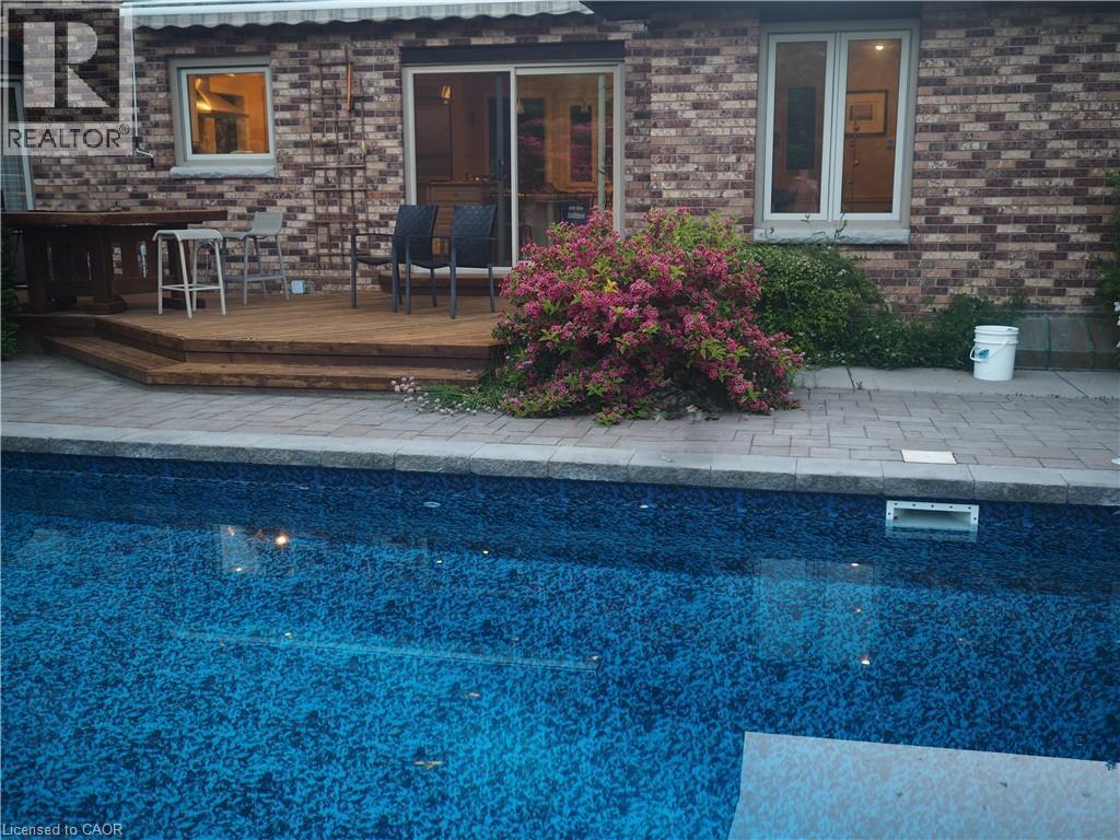 7 Templer Drive, Ancaster, ON - Outdoor With In Ground Pool