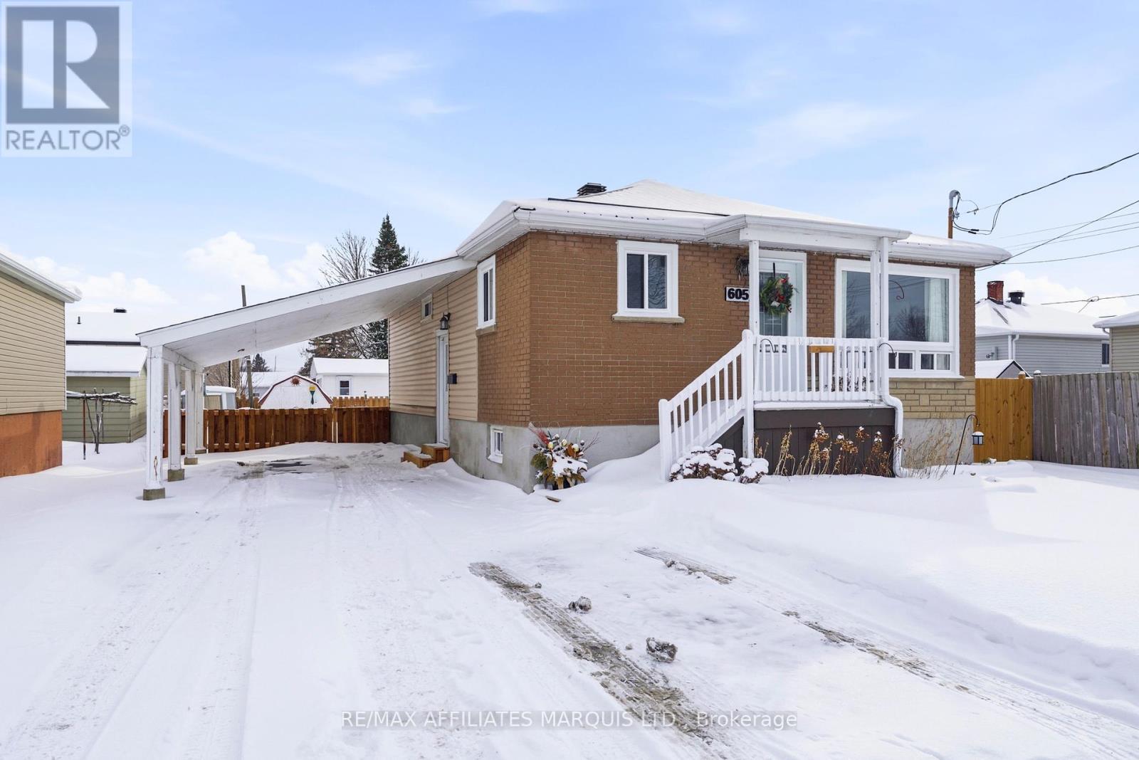 605 Twelfth Street E, Cornwall, ON - Outdoor With Deck Patio Veranda With Exterior