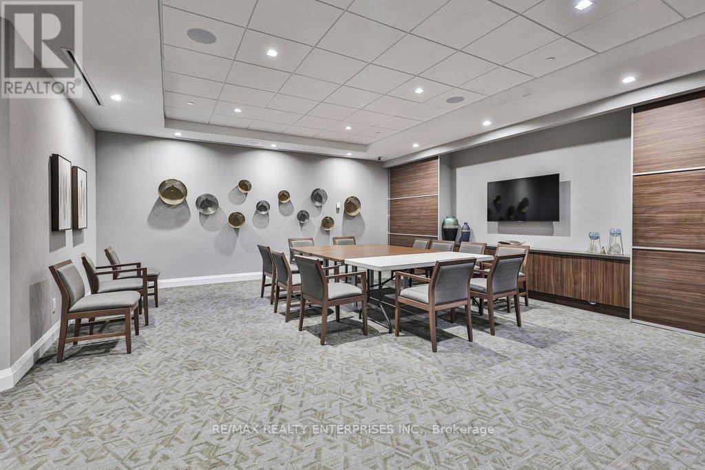 211 - 1800 The Collegeway, Mississauga, ON - Indoor