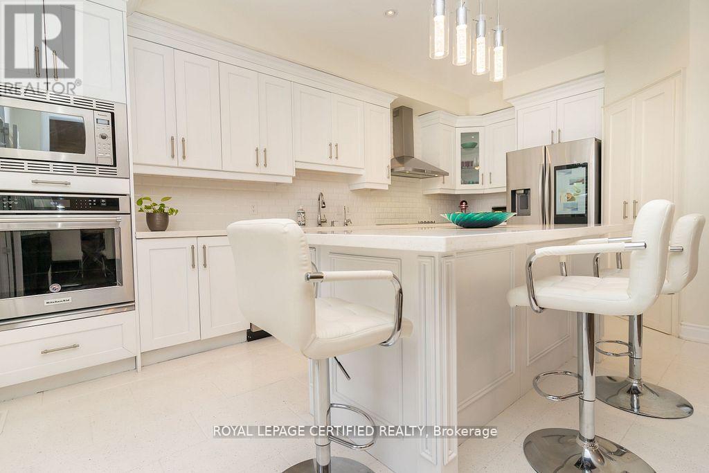 792 Glenbrook Avenue, Burlington, ON - Indoor Photo Showing Kitchen