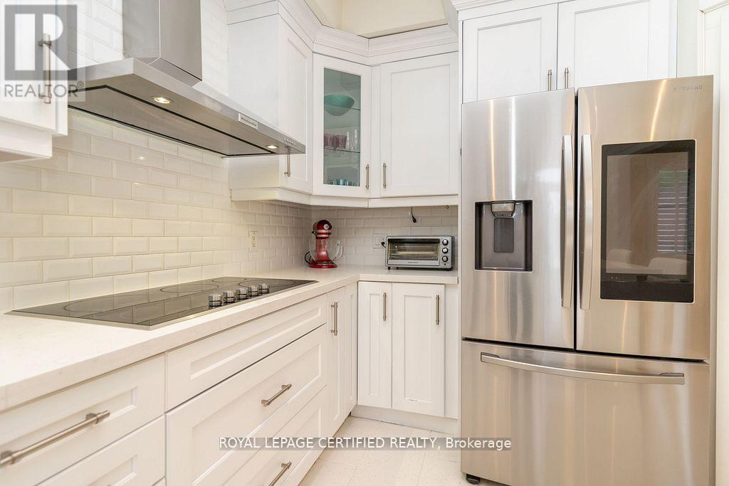 792 Glenbrook Avenue, Burlington, ON - Indoor Photo Showing Kitchen With Stainless Steel Kitchen With Upgraded Kitchen