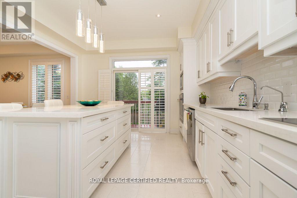 792 Glenbrook Avenue, Burlington, ON - Indoor Photo Showing Kitchen