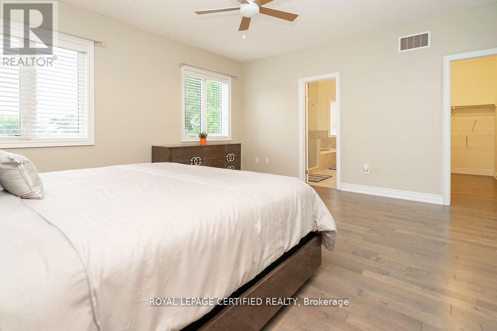 792 Glenbrook Avenue, Burlington, ON - Indoor Photo Showing Bedroom