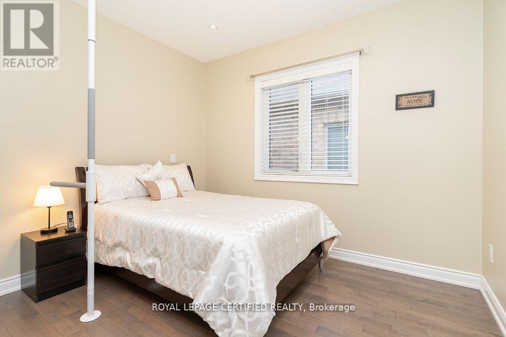 792 Glenbrook Avenue, Burlington, ON - Indoor Photo Showing Bedroom