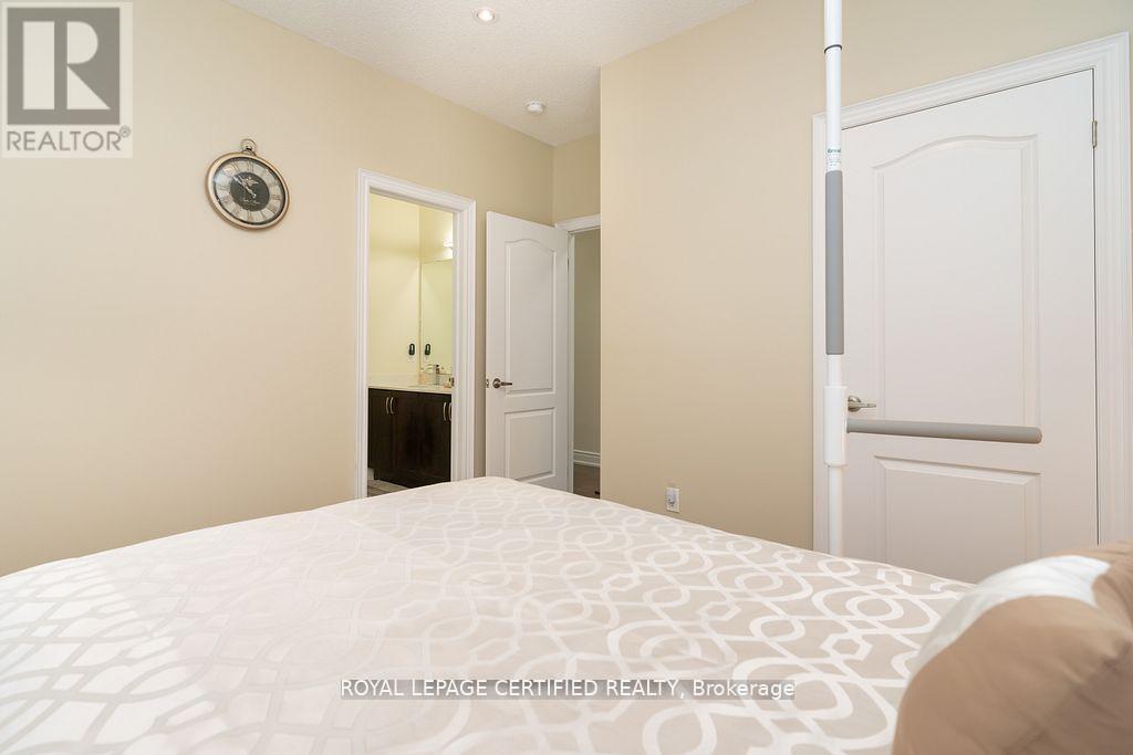 792 Glenbrook Avenue, Burlington, ON - Indoor Photo Showing Bedroom