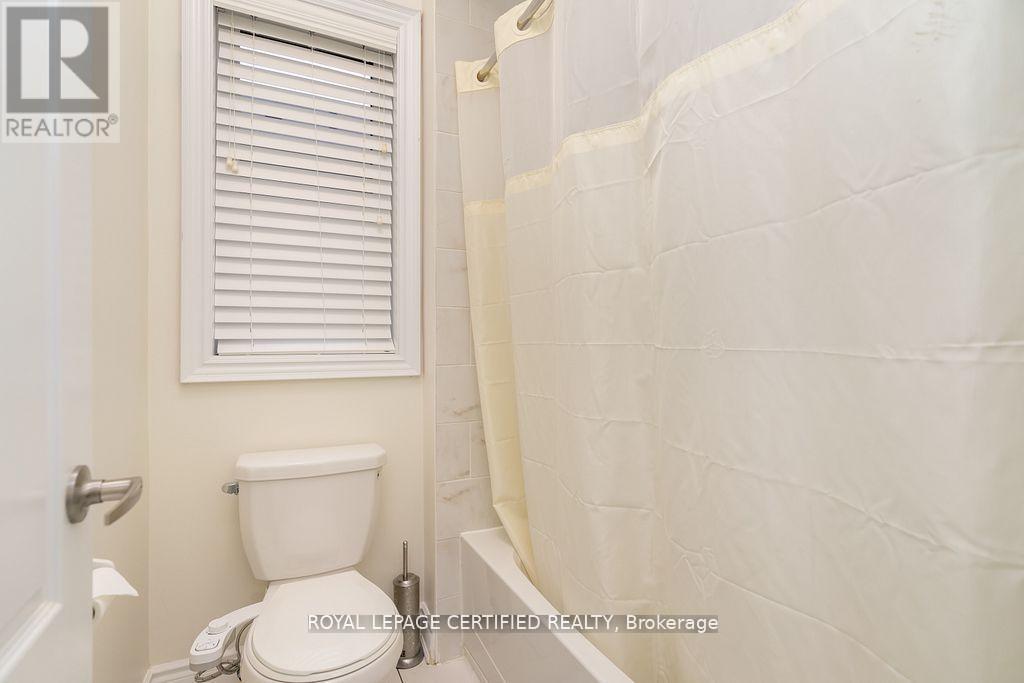 792 Glenbrook Avenue, Burlington, ON - Indoor Photo Showing Bathroom