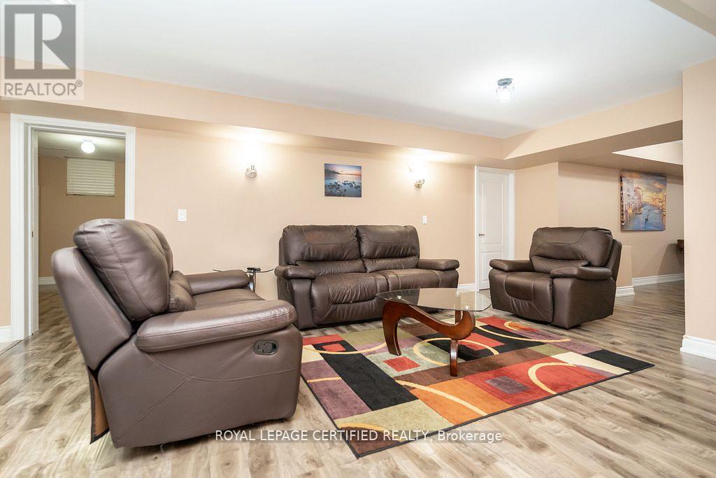 792 Glenbrook Avenue, Burlington, ON - Indoor