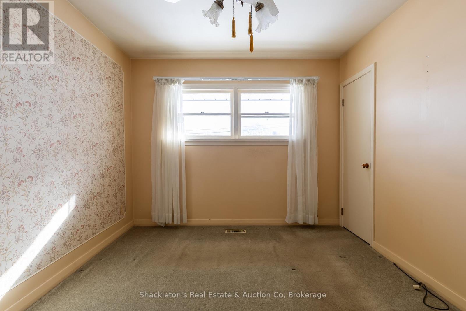 53 Sandra Avenue, Kitchener, ON - Indoor Photo Showing Other Room