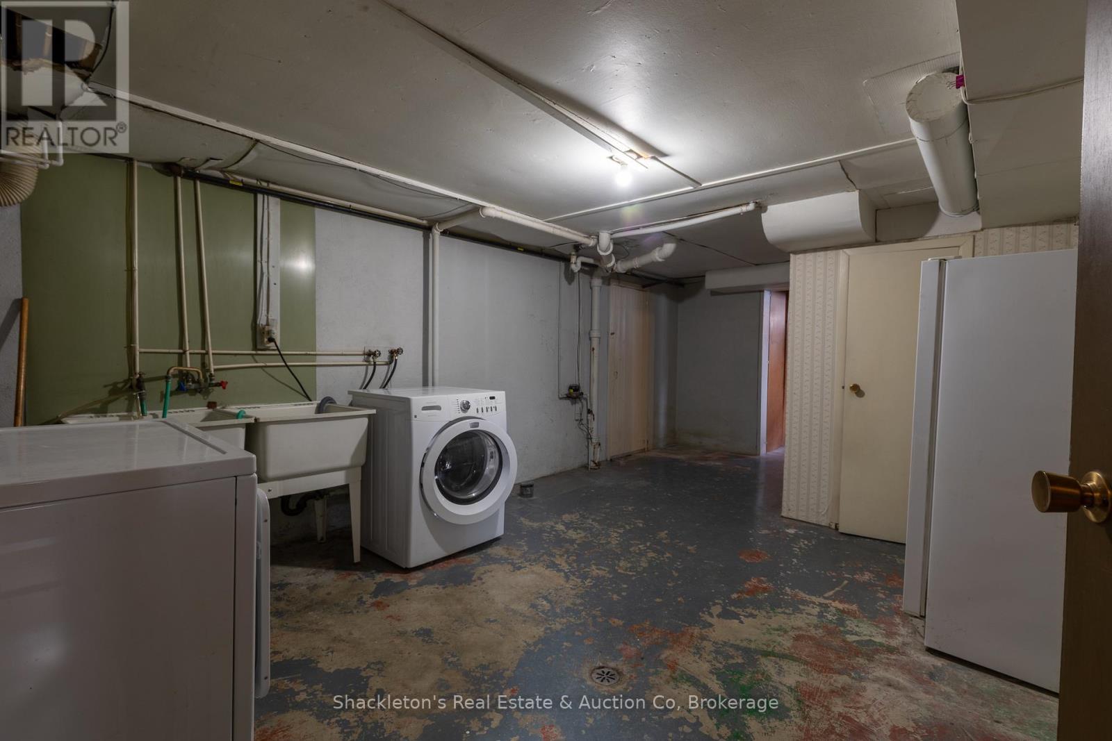 53 Sandra Avenue, Kitchener, ON - Indoor Photo Showing Laundry Room