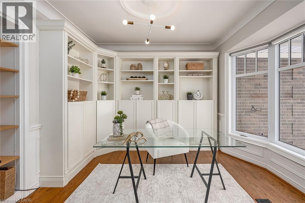 Home office with wood finished floors and ornamental molding - 4226 Dunvegan Road, Burlington, ON - Indoor
