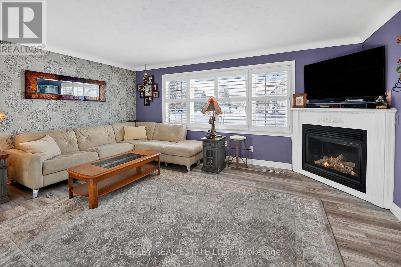 544 Victoria Street, Niagara-On-The-Lake (Town), ON - Indoor Photo Showing Living Room With Fireplace