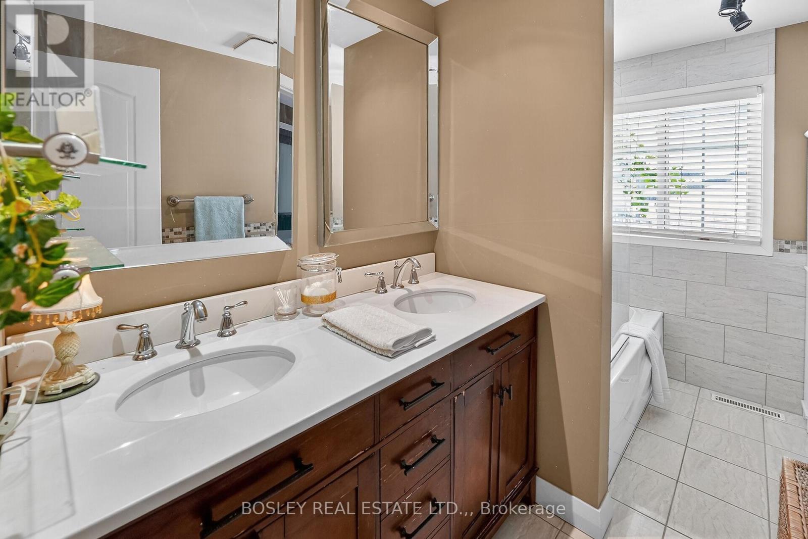 544 Victoria Street, Niagara-On-The-Lake (Town), ON - Indoor Photo Showing Bathroom