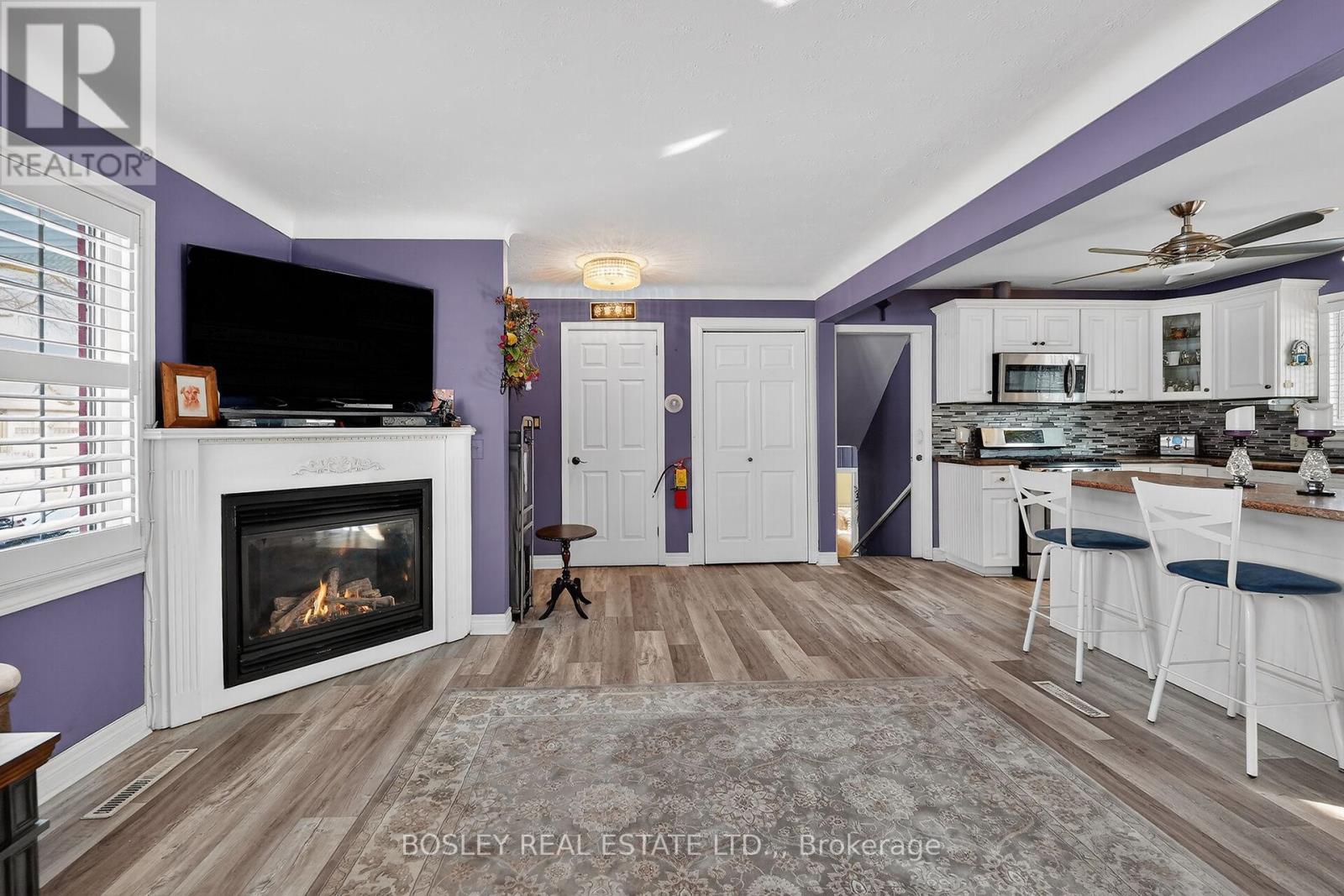 544 Victoria Street, Niagara-On-The-Lake (Town), ON - Indoor With Fireplace