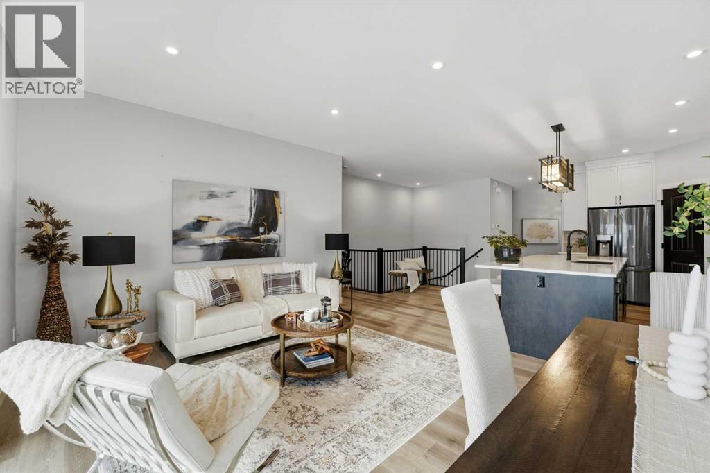 7 Thorne Place, Red Deer, AB - Indoor Photo Showing Living Room