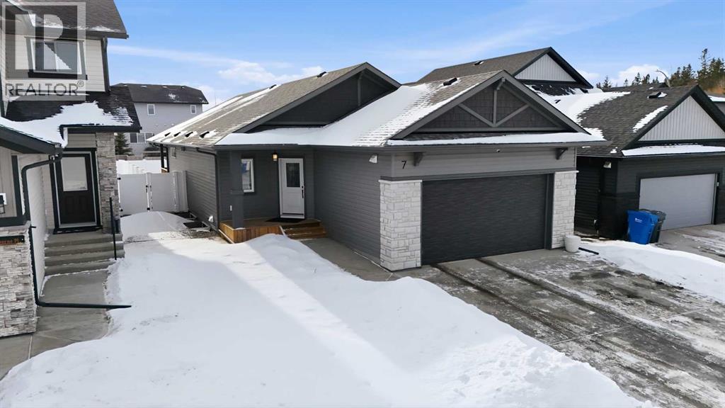 7 Thorne Place, Red Deer, AB - Outdoor