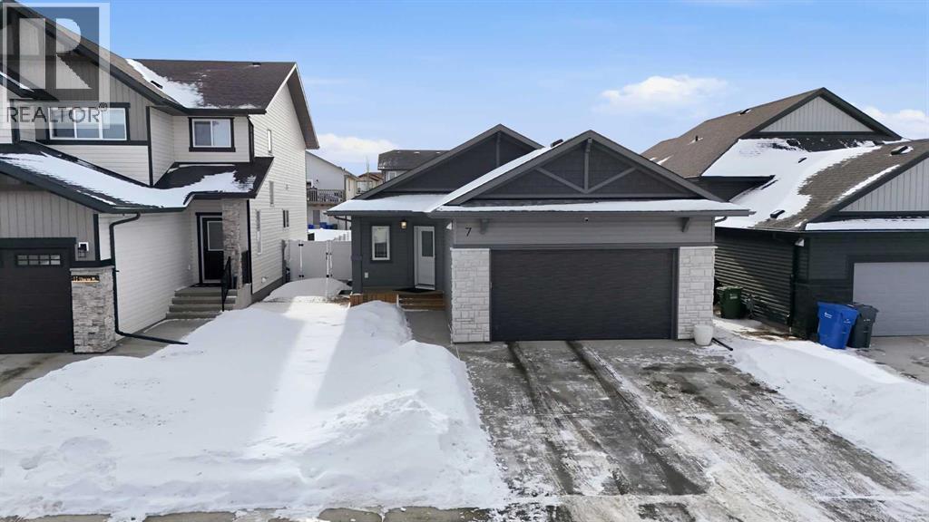 7 Thorne Place, Red Deer, AB - Outdoor With Facade