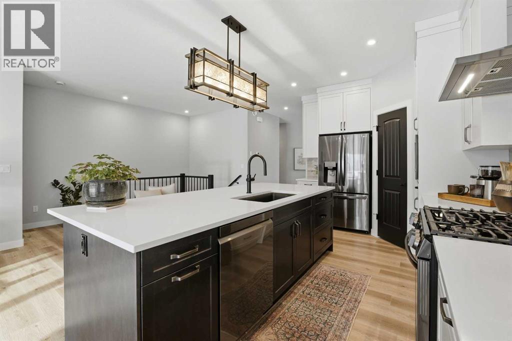 7 Thorne Place, Red Deer, AB - Indoor Photo Showing Kitchen With Upgraded Kitchen