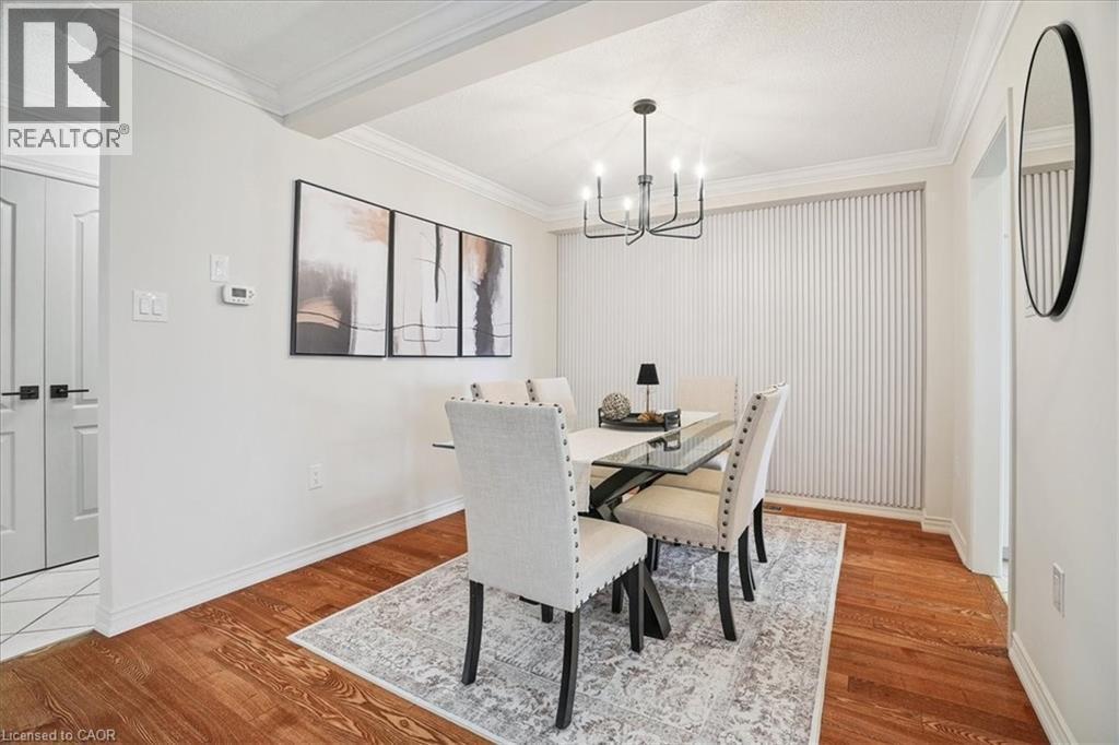 55 Edgewater Drive, Stoney Creek, ON - Indoor Photo Showing Dining Room