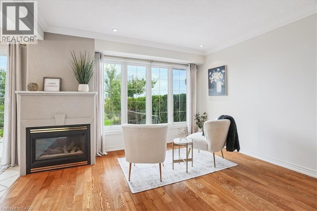 55 Edgewater Drive, Stoney Creek, ON - Indoor Photo Showing Living Room With Fireplace
