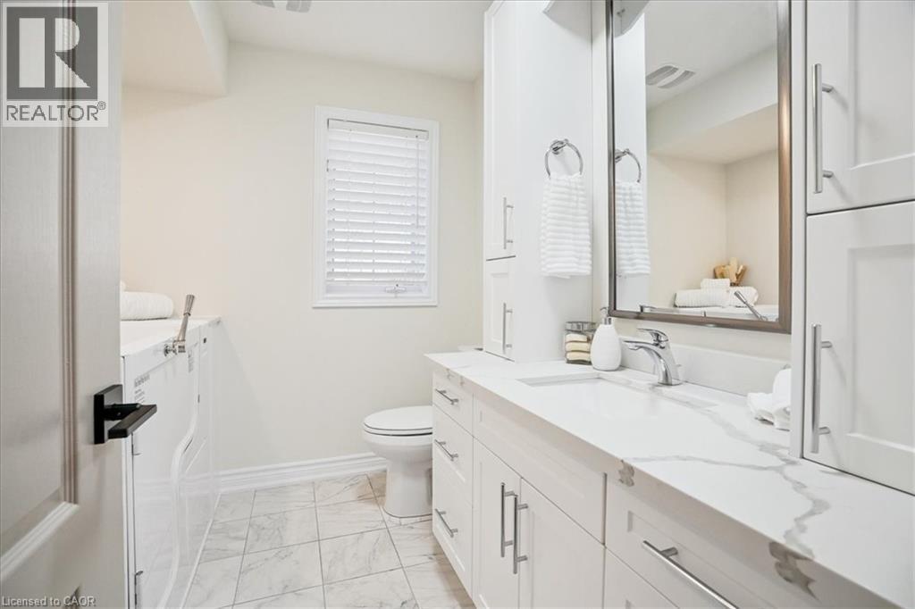 55 Edgewater Drive, Stoney Creek, ON - Indoor Photo Showing Bathroom