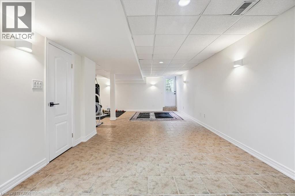 55 Edgewater Drive, Stoney Creek, ON - Indoor Photo Showing Other Room