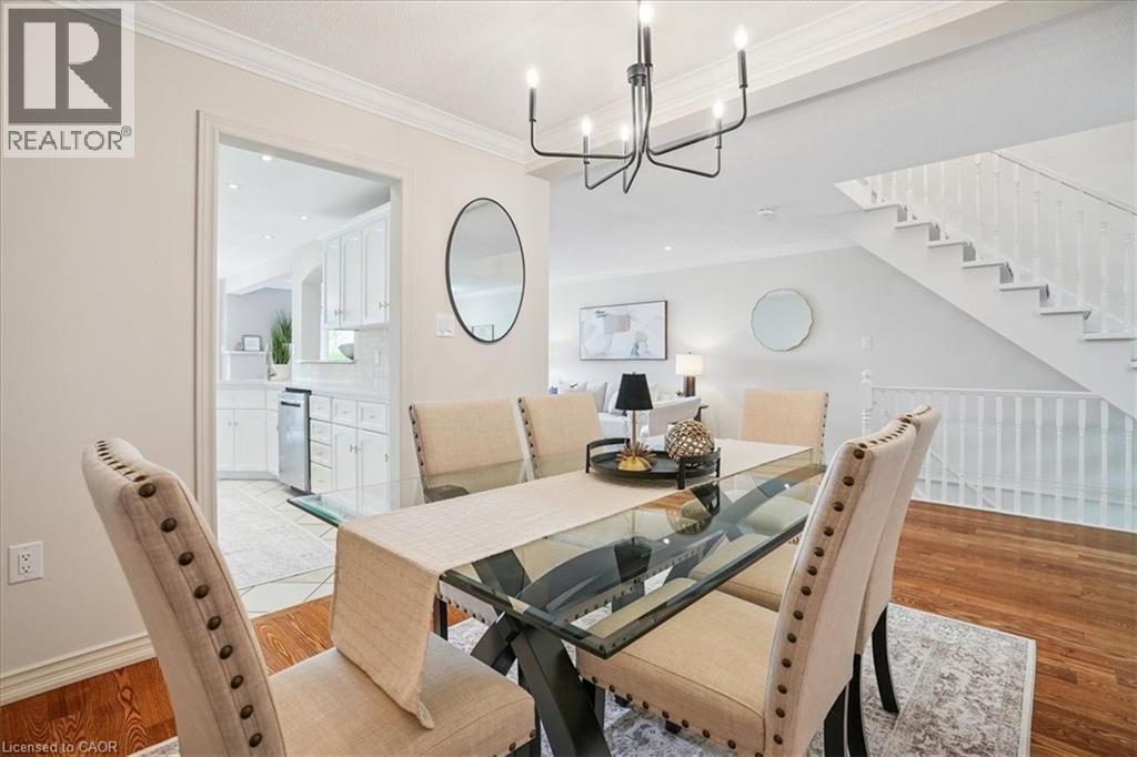 55 Edgewater Drive, Stoney Creek, ON - Indoor Photo Showing Dining Room