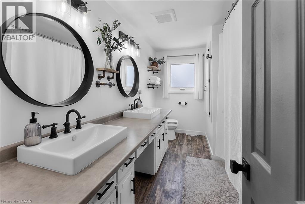 6970 Concord Crescent, Niagara Falls, ON - Indoor Photo Showing Bathroom