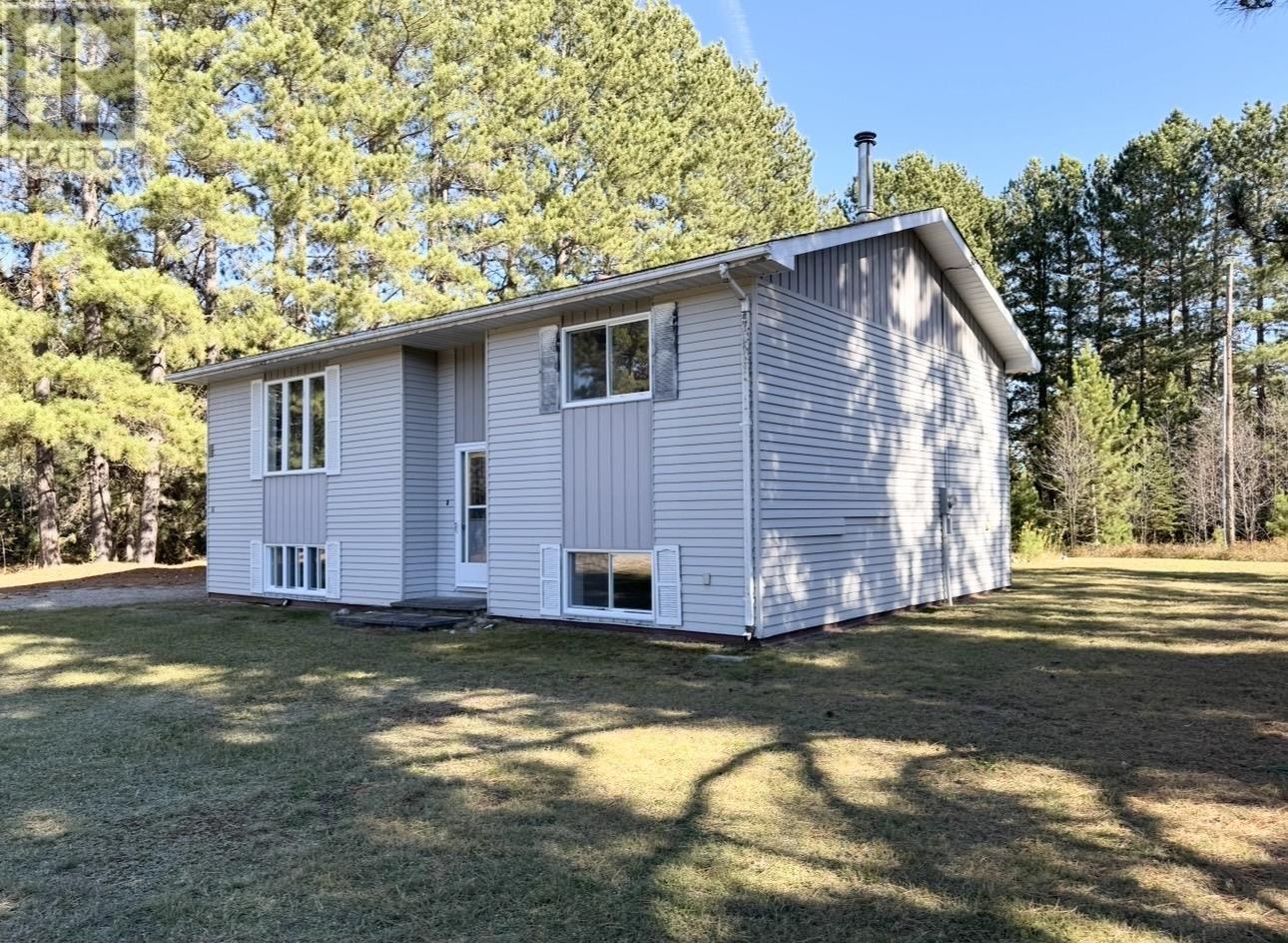 50 Russell Ave, Gogama, ON - Outdoor