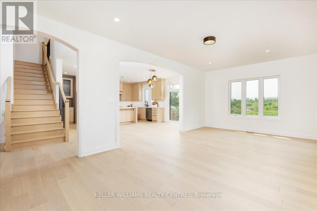 147 Lake Drive E, Georgina, ON - Indoor Photo Showing Other Room