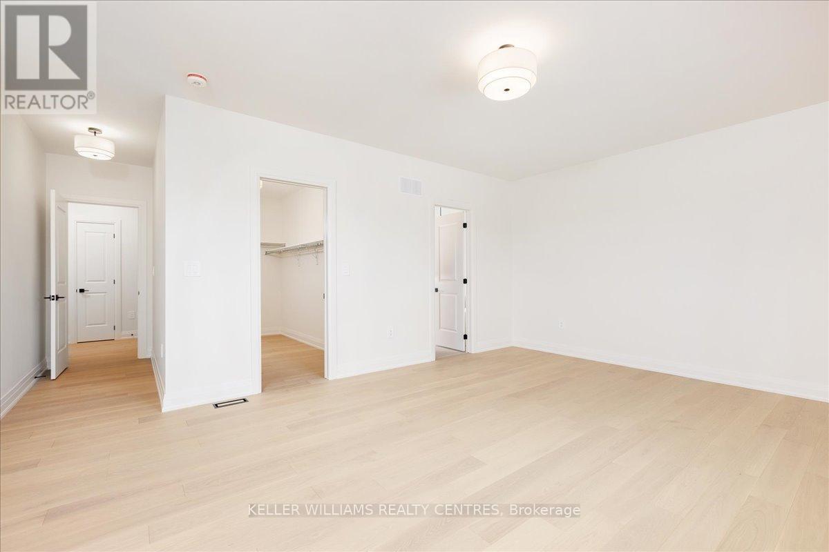 147 Lake Drive E, Georgina, ON - Indoor Photo Showing Other Room