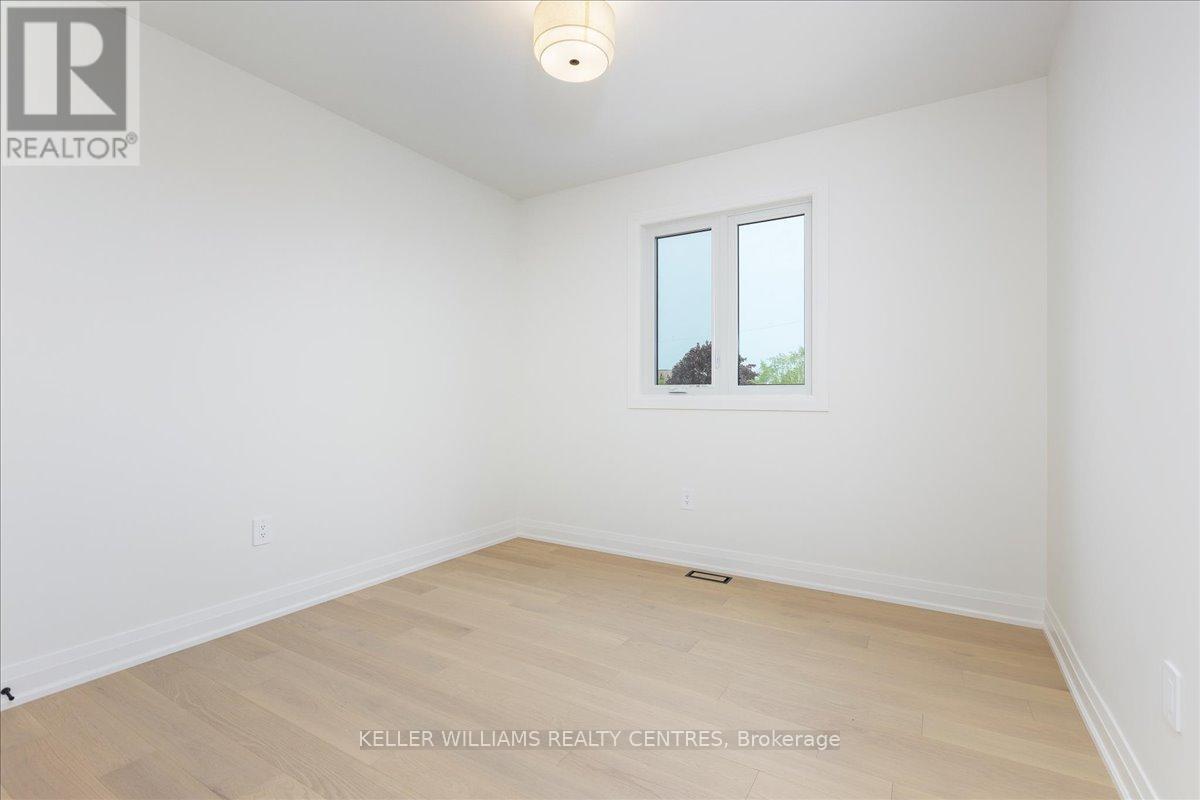 147 Lake Drive E, Georgina, ON - Indoor Photo Showing Other Room