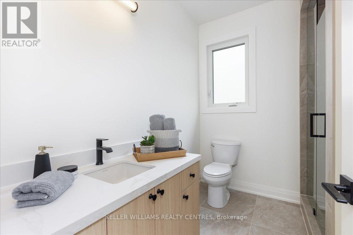 147 Lake Drive E, Georgina, ON - Indoor Photo Showing Bathroom