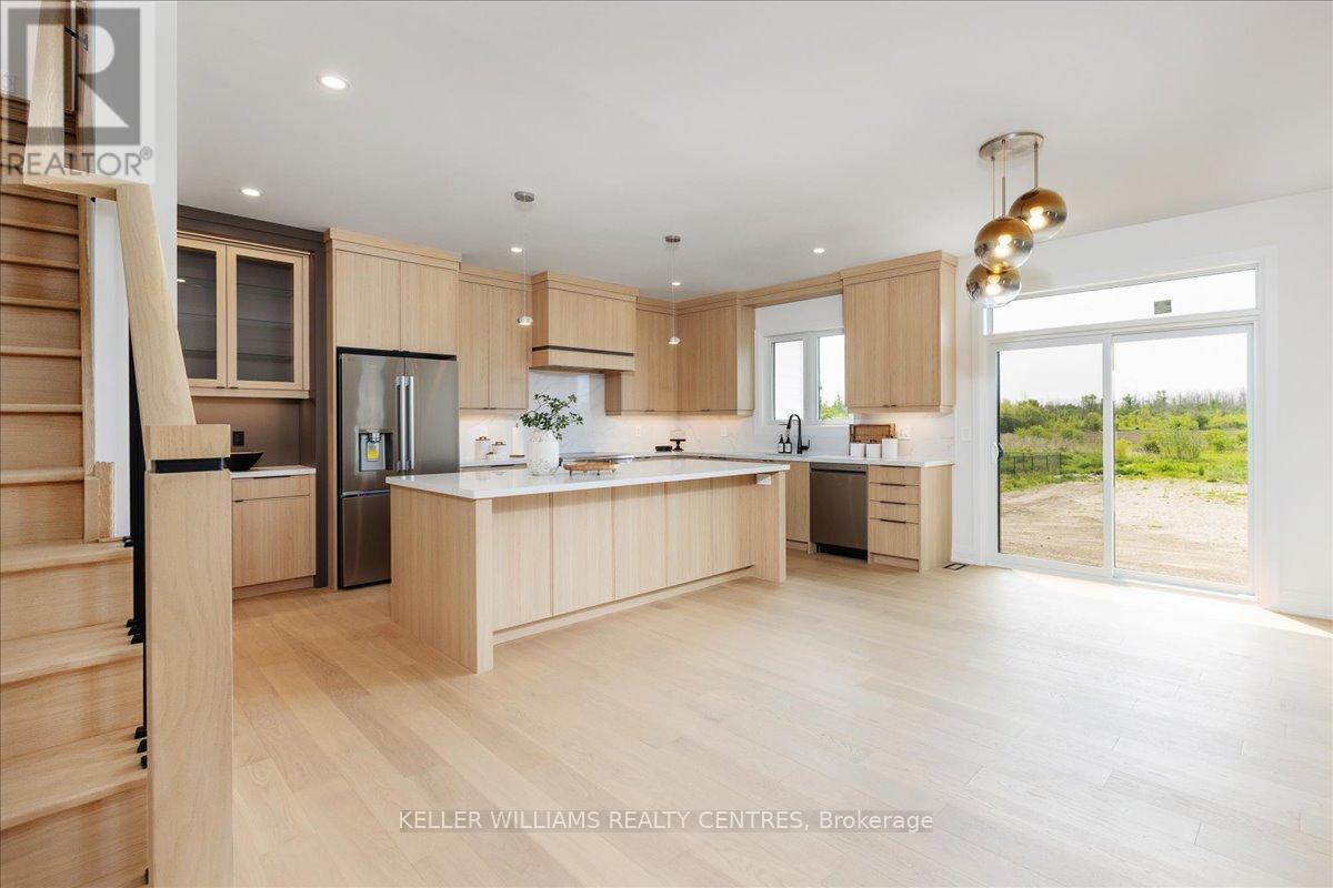 147 Lake Drive E, Georgina, ON - Indoor Photo Showing Kitchen