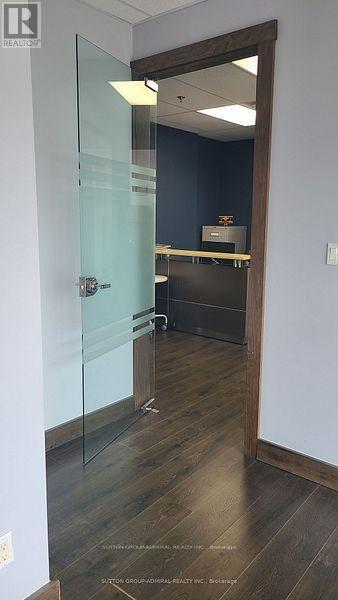 301 - 10376 Yonge Street, Richmond Hill, ON