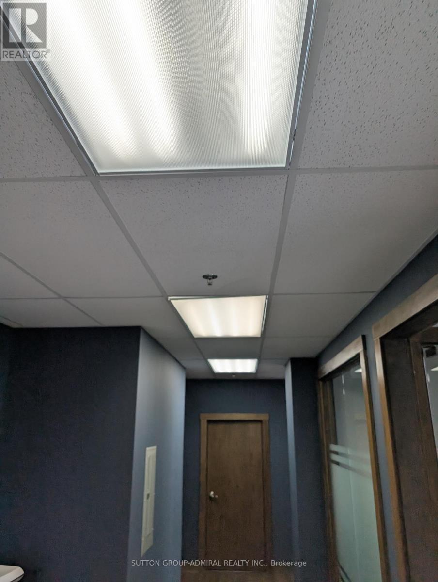 301 - 10376 Yonge Street, Richmond Hill, ON