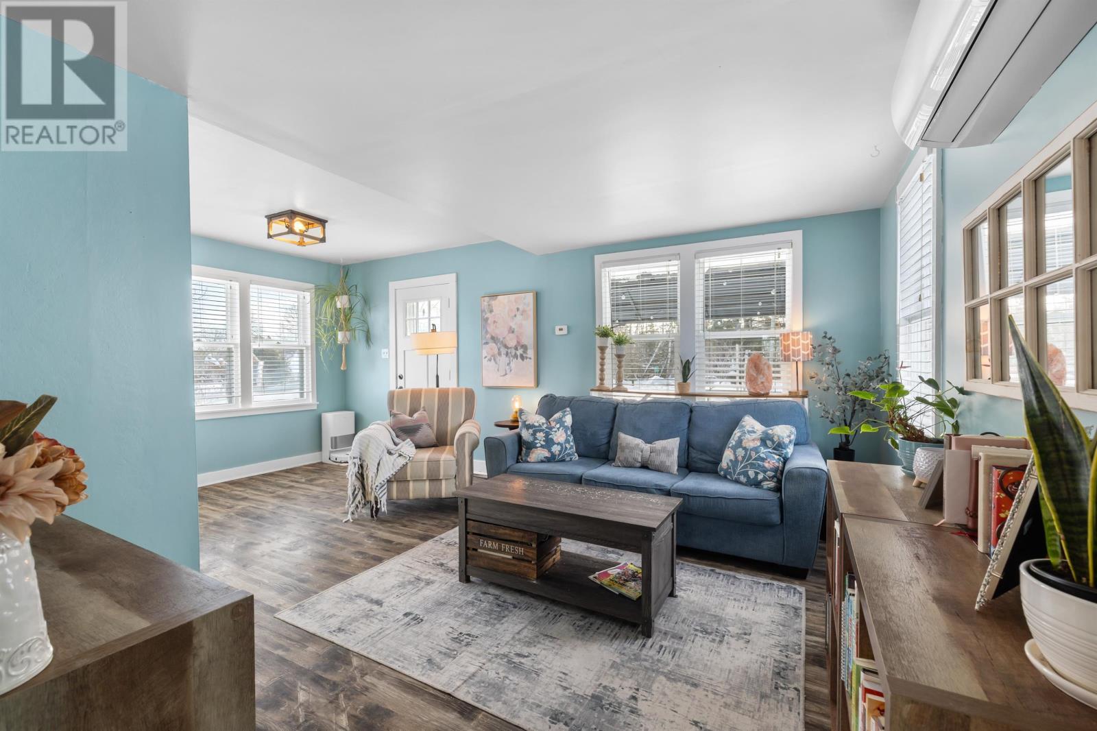 90 Moore Drive, Murray River, PE - Indoor Photo Showing Living Room