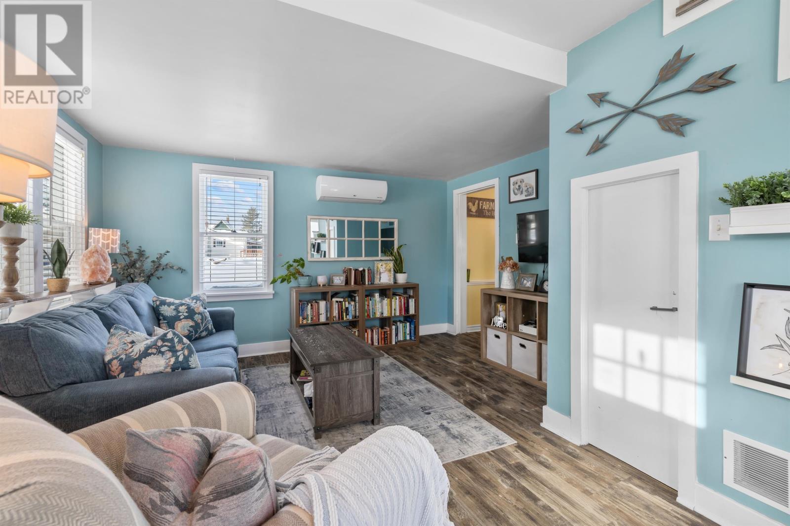 90 Moore Drive, Murray River, PE - Indoor Photo Showing Living Room