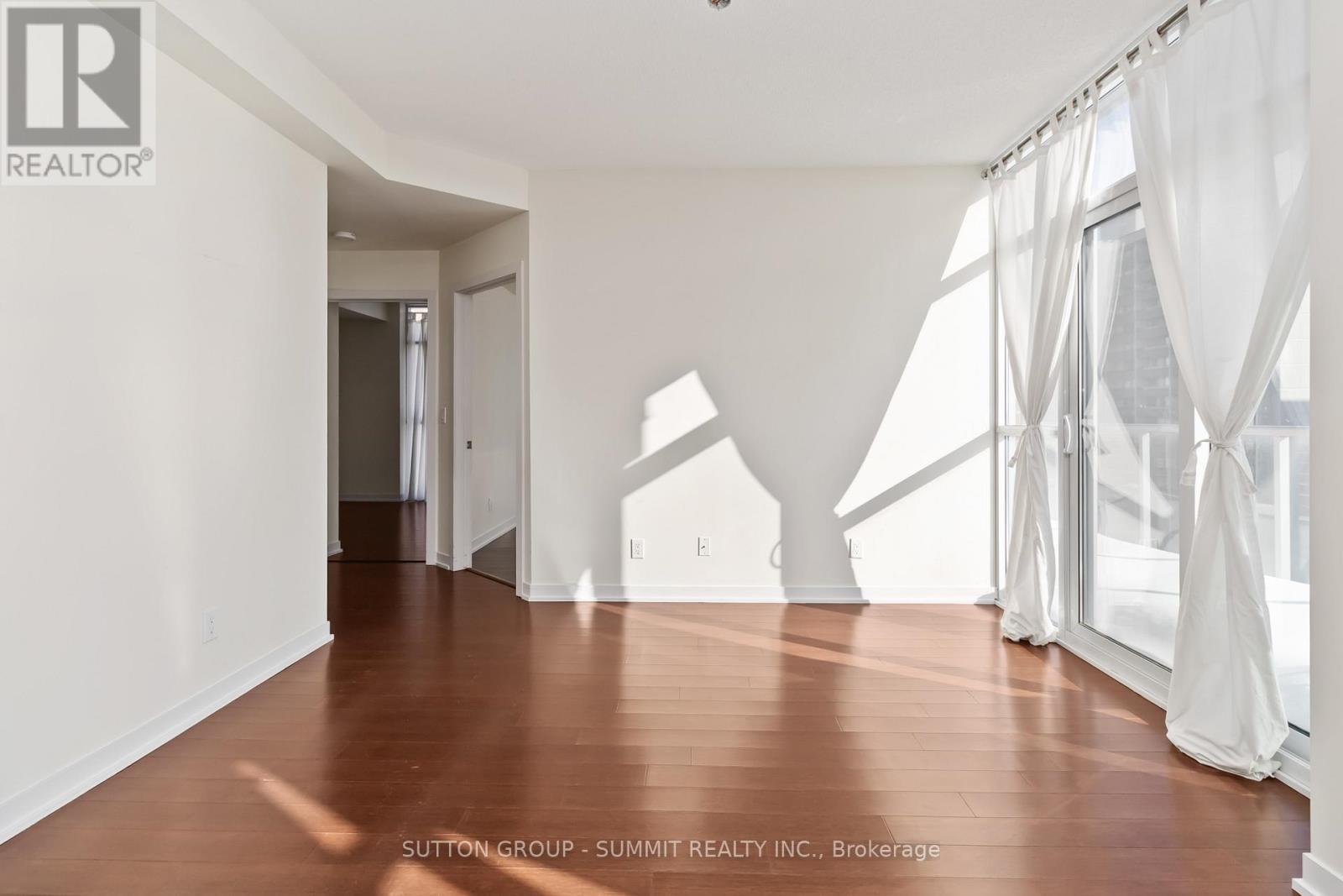 816 - 551 Maple Avenue, Burlington, ON - Indoor Photo Showing Other Room