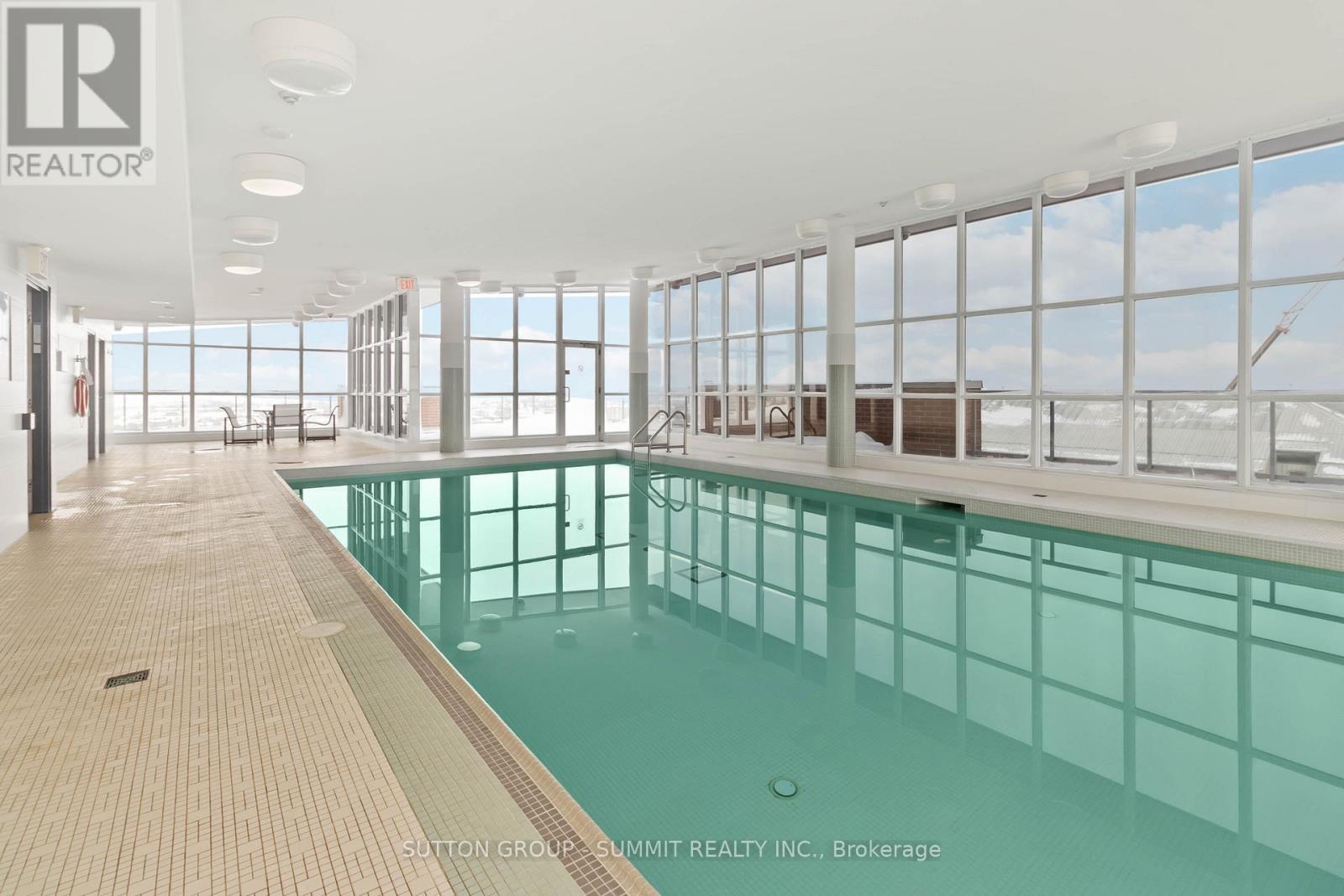 816 - 551 Maple Avenue, Burlington, ON - Indoor Photo Showing Other Room With In Ground Pool