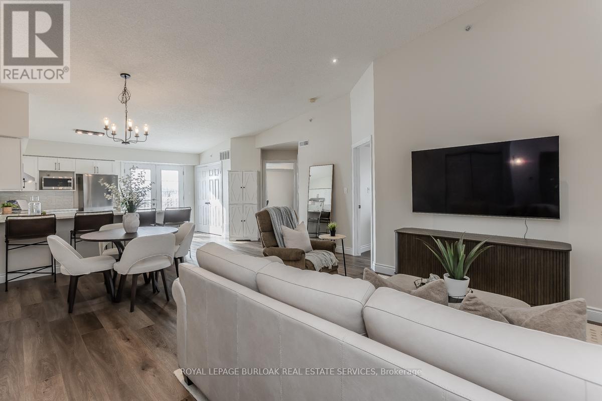 401 - 1450 Bishops Gate, Oakville, ON - Indoor Photo Showing Other Room