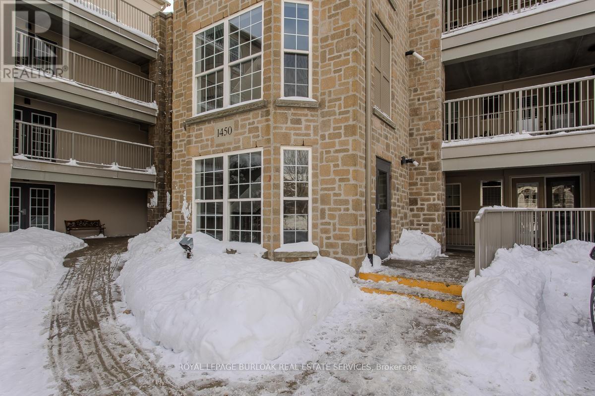 401 - 1450 Bishops Gate, Oakville, ON - Outdoor With Balcony