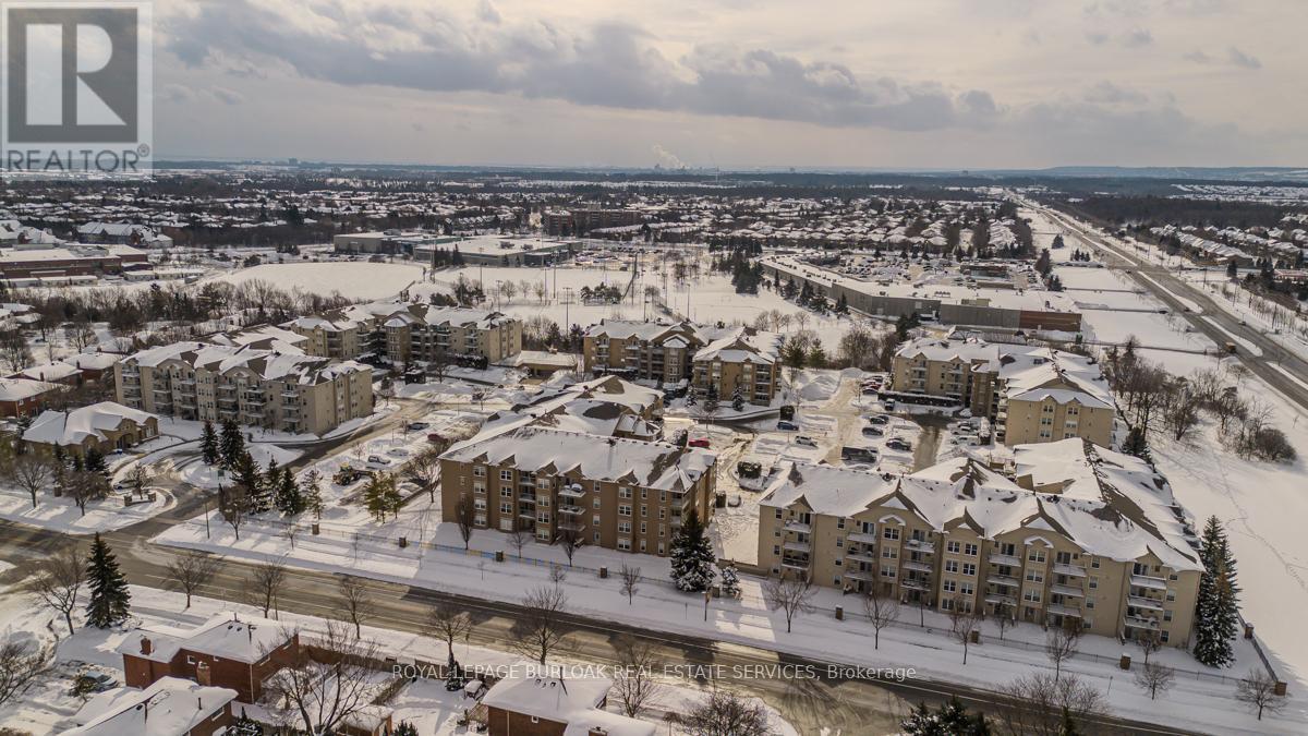 401 - 1450 Bishops Gate, Oakville, ON - Outdoor With View