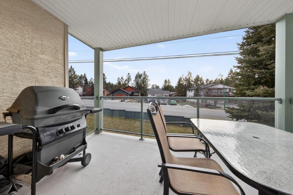 205-4767 Forsters Landing Road, Radium Hot Springs, BC - Outdoor With Exterior