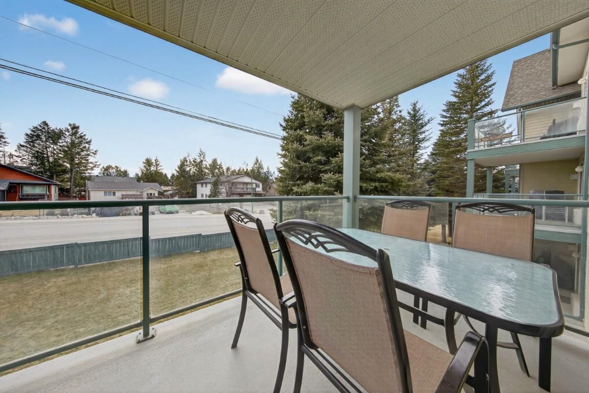 205-4767 Forsters Landing Road, Radium Hot Springs, BC - Outdoor With Exterior