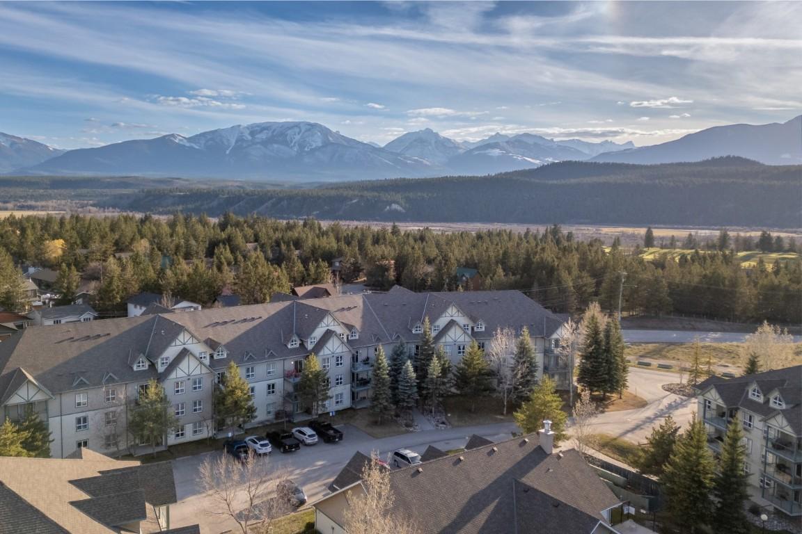 205-4767 Forsters Landing Road, Radium Hot Springs, BC - Outdoor With View