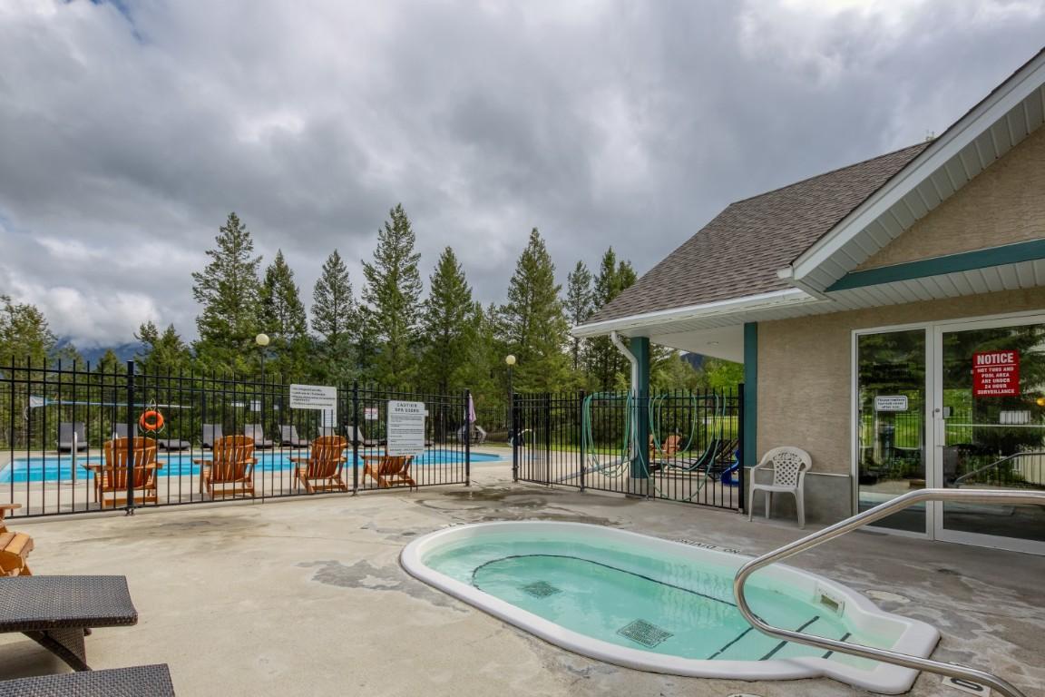 205-4767 Forsters Landing Road, Radium Hot Springs, BC - Outdoor With In Ground Pool